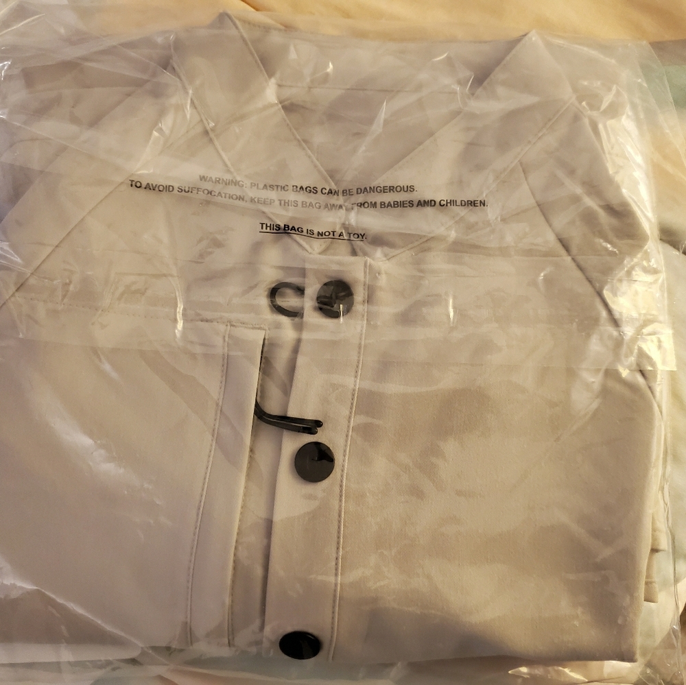 NWT FIGS Jedi Mandarin Collar Scrub Top Men's (XS)